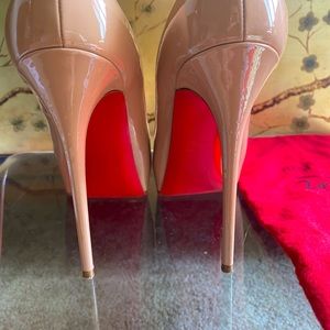 Christian Louboutin Very Prive peep toe